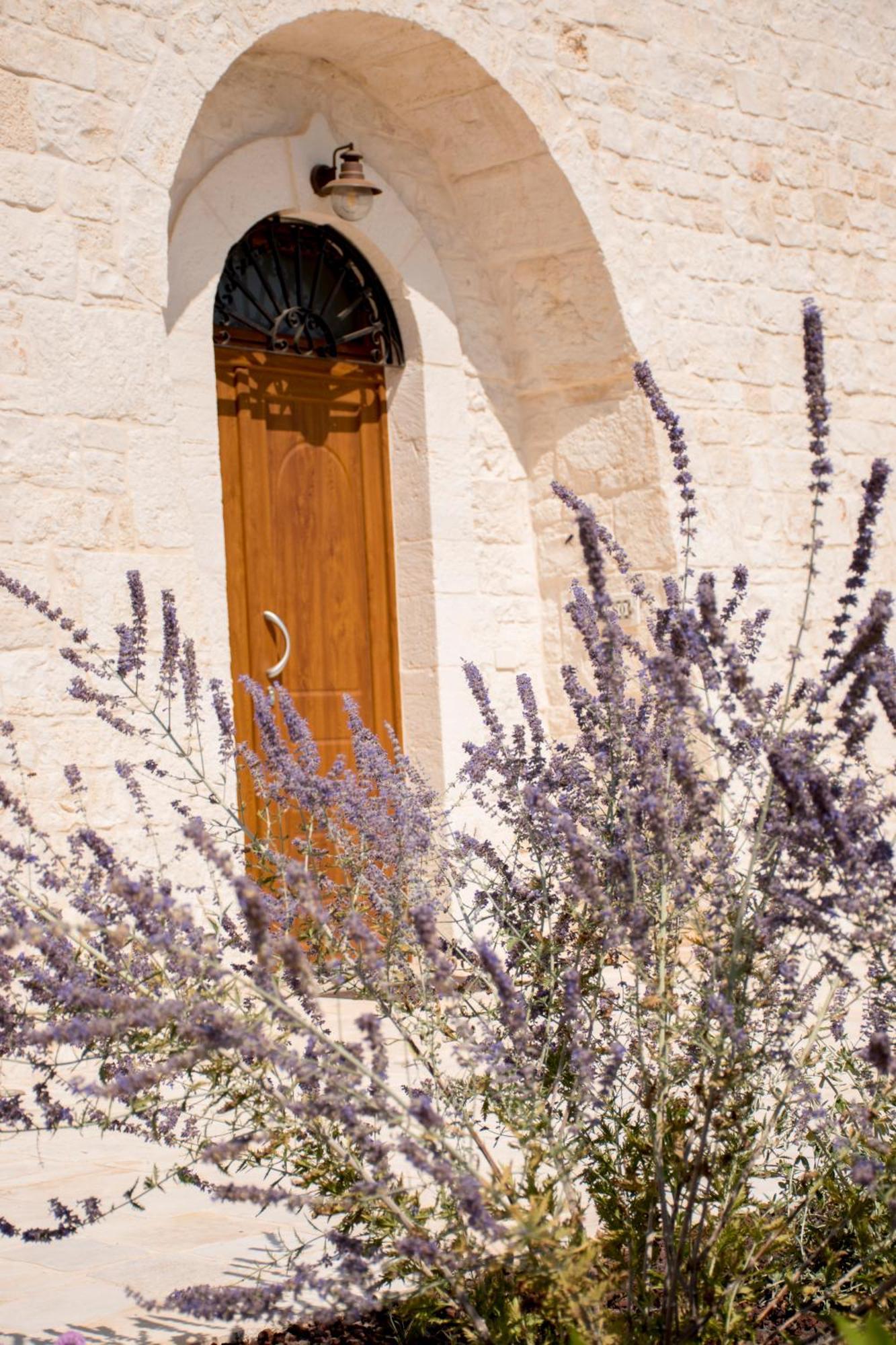 Trullo Manivida Villa Locorotondo Exterior photo