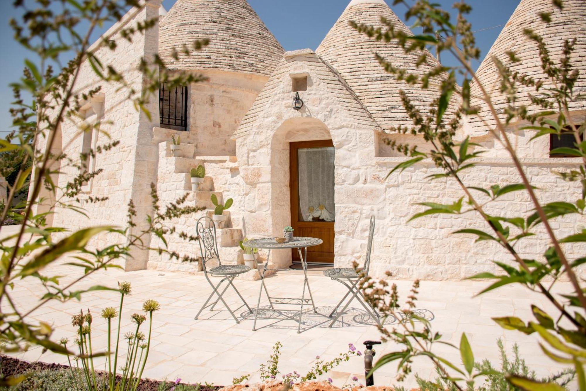 Trullo Manivida Villa Locorotondo Exterior photo